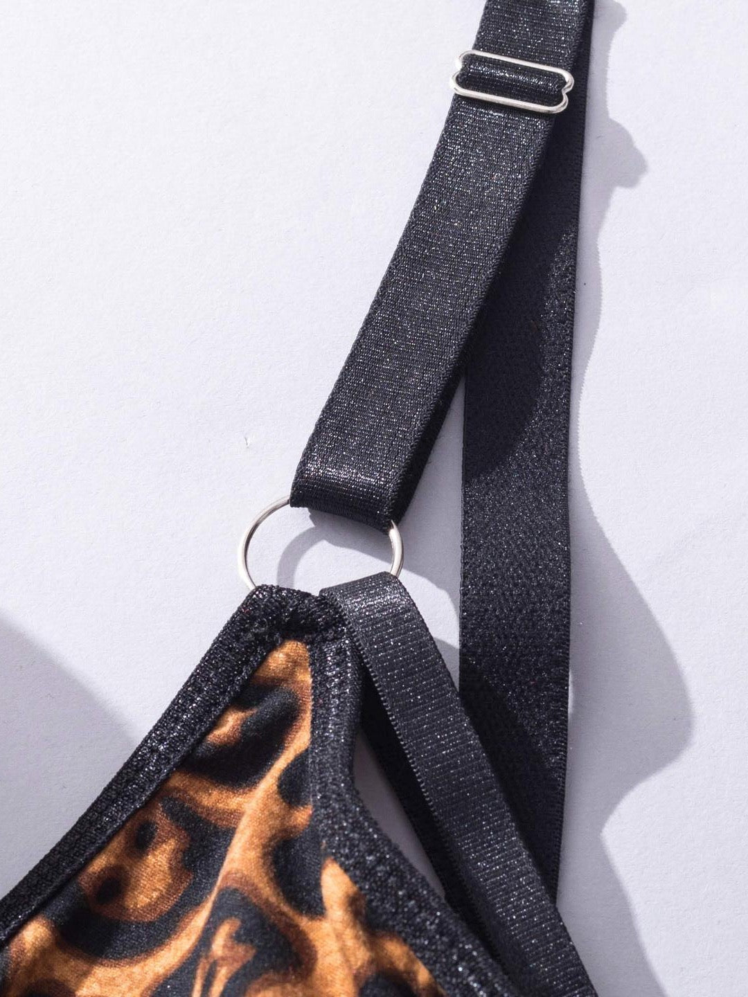 Leopard After Dark lingerie set — detail view 3