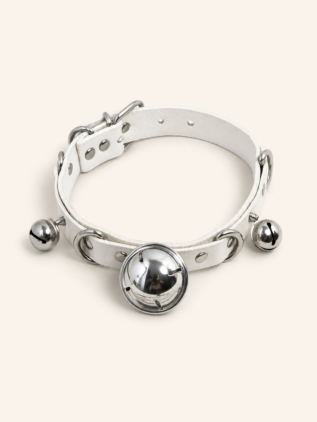 Accessory style White Triple-Bell Collar — regenerated product-only image