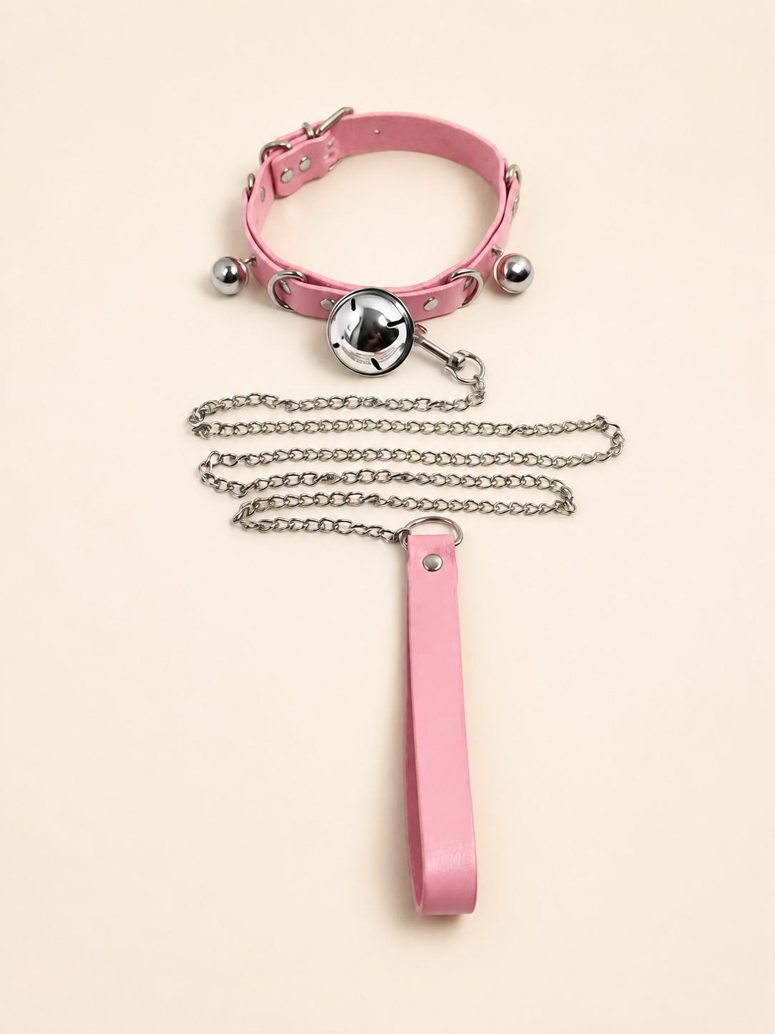 Accessory style Pink Triple-Bell Lead — regenerated product-only image