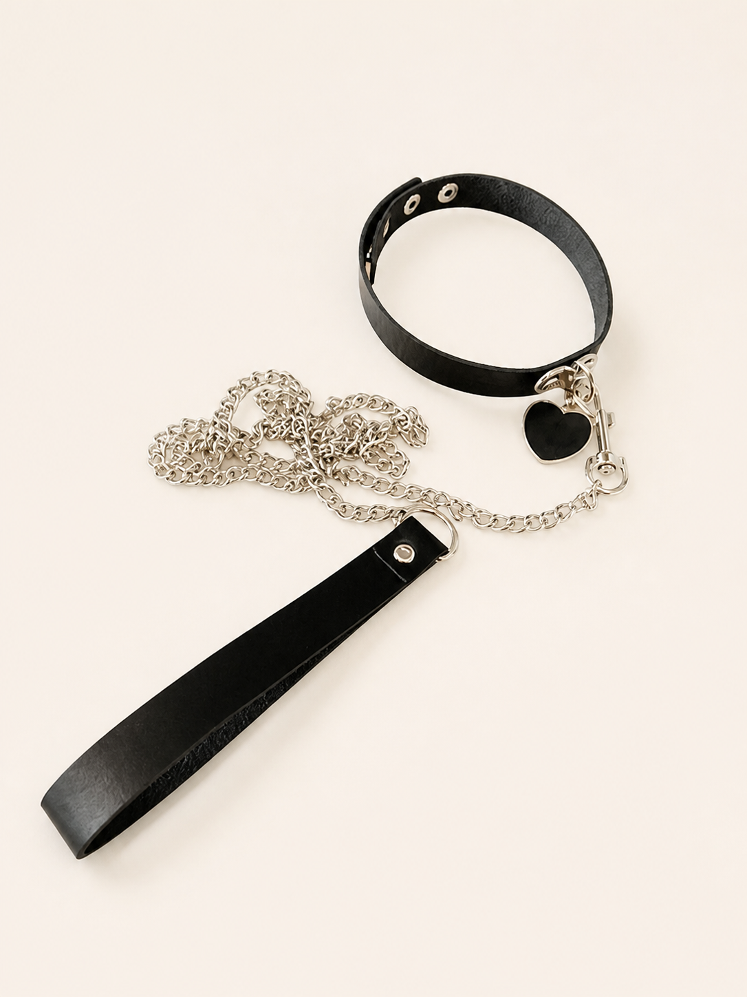 Accessory style Black Heart Lead — regenerated product-only image