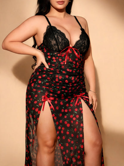 Chemise de Nuit Grande Taille à Imprimé Cerises, Dentelle Noire, Décolleté en V Profond, Nœud et Fente Latérale